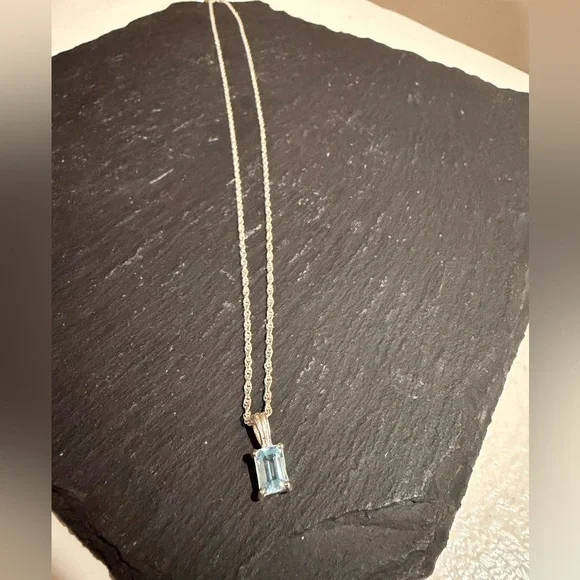 Silver Necklace with Aquamarine Gemstone - Picture 3 of 8